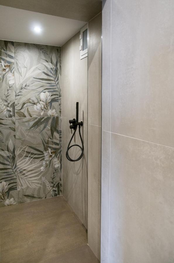Suite 18 Luxury Apartments Бари Экстерьер фото