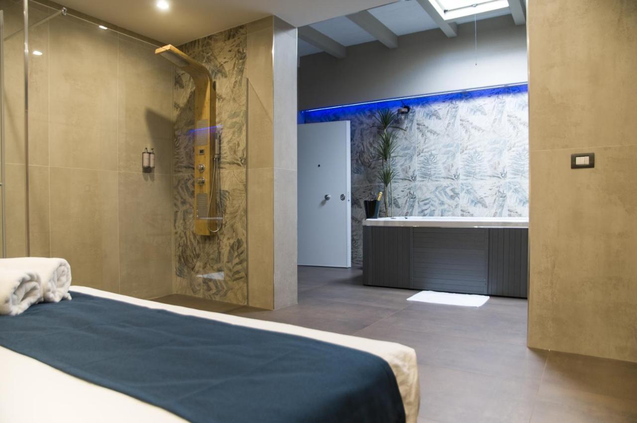 Suite 18 Luxury Apartments Бари Экстерьер фото