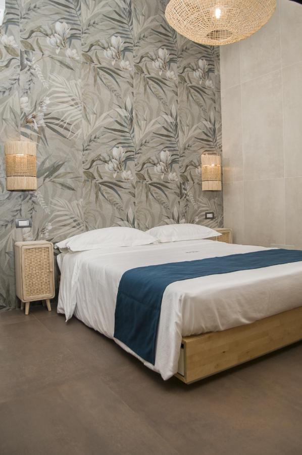 Suite 18 Luxury Apartments Бари Экстерьер фото