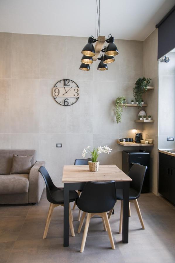 Suite 18 Luxury Apartments Бари Экстерьер фото