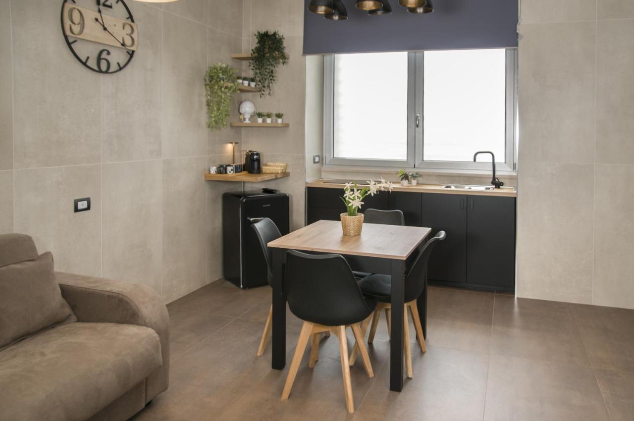 Suite 18 Luxury Apartments Бари Экстерьер фото