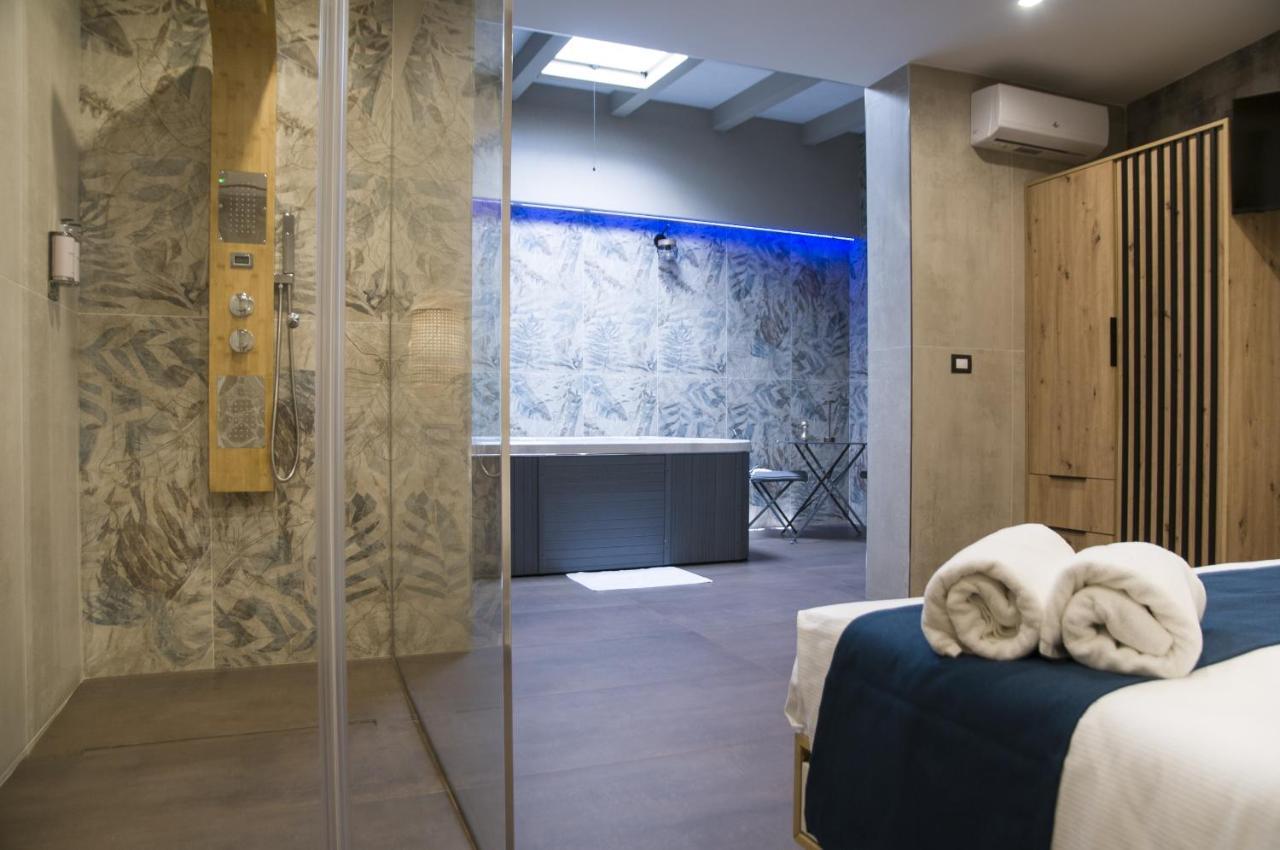 Suite 18 Luxury Apartments Бари Экстерьер фото