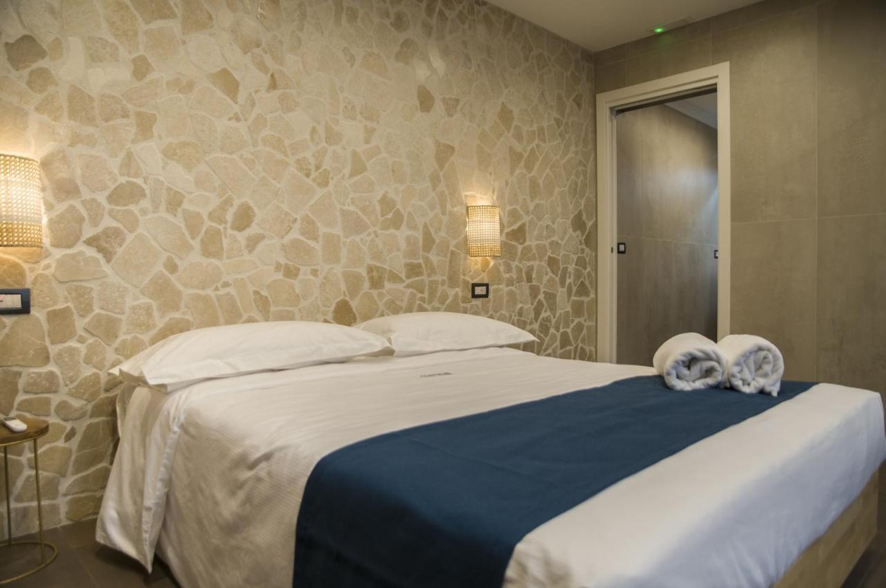 Suite 18 Luxury Apartments Бари Экстерьер фото