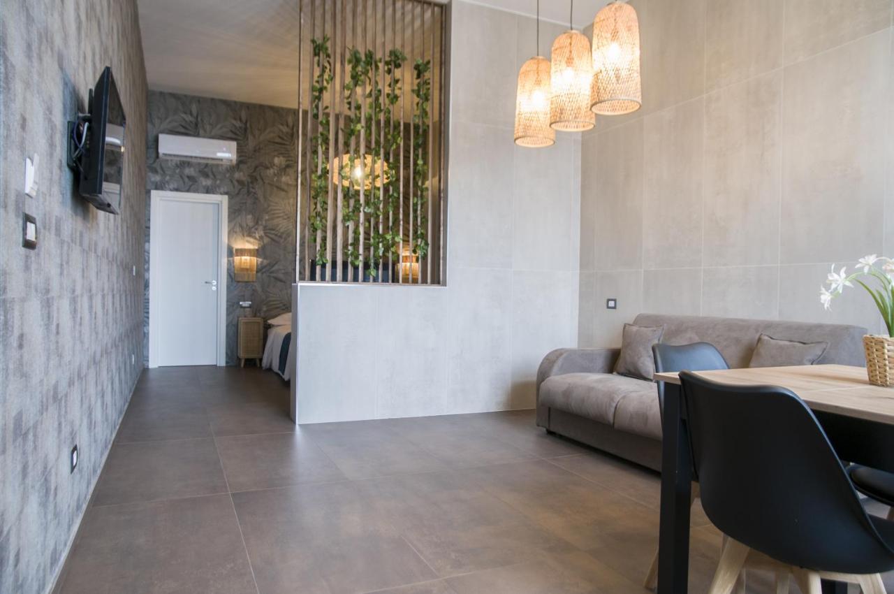 Suite 18 Luxury Apartments Бари Экстерьер фото