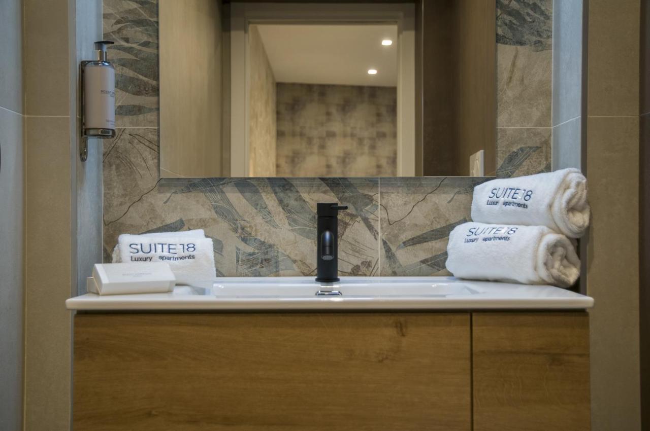 Suite 18 Luxury Apartments Бари Экстерьер фото