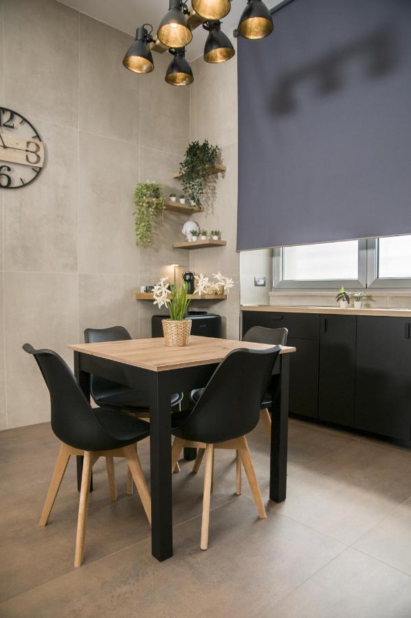 Suite 18 Luxury Apartments Бари Экстерьер фото