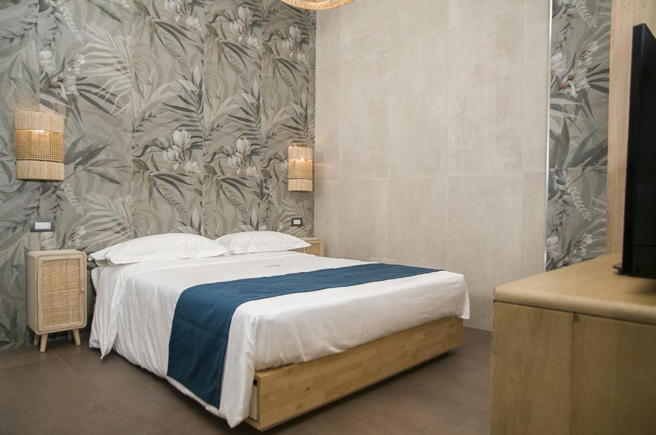 Suite 18 Luxury Apartments Бари Экстерьер фото