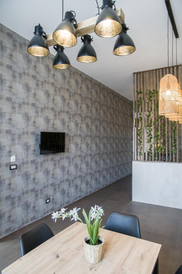 Suite 18 Luxury Apartments Бари Экстерьер фото