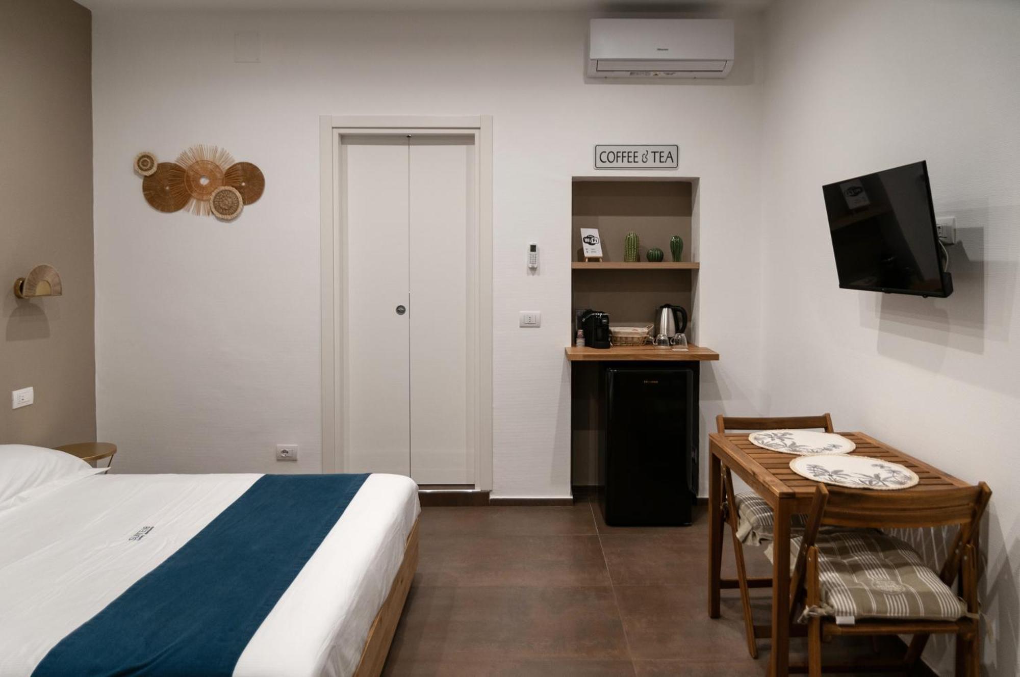 Suite 18 Luxury Apartments Бари Экстерьер фото
