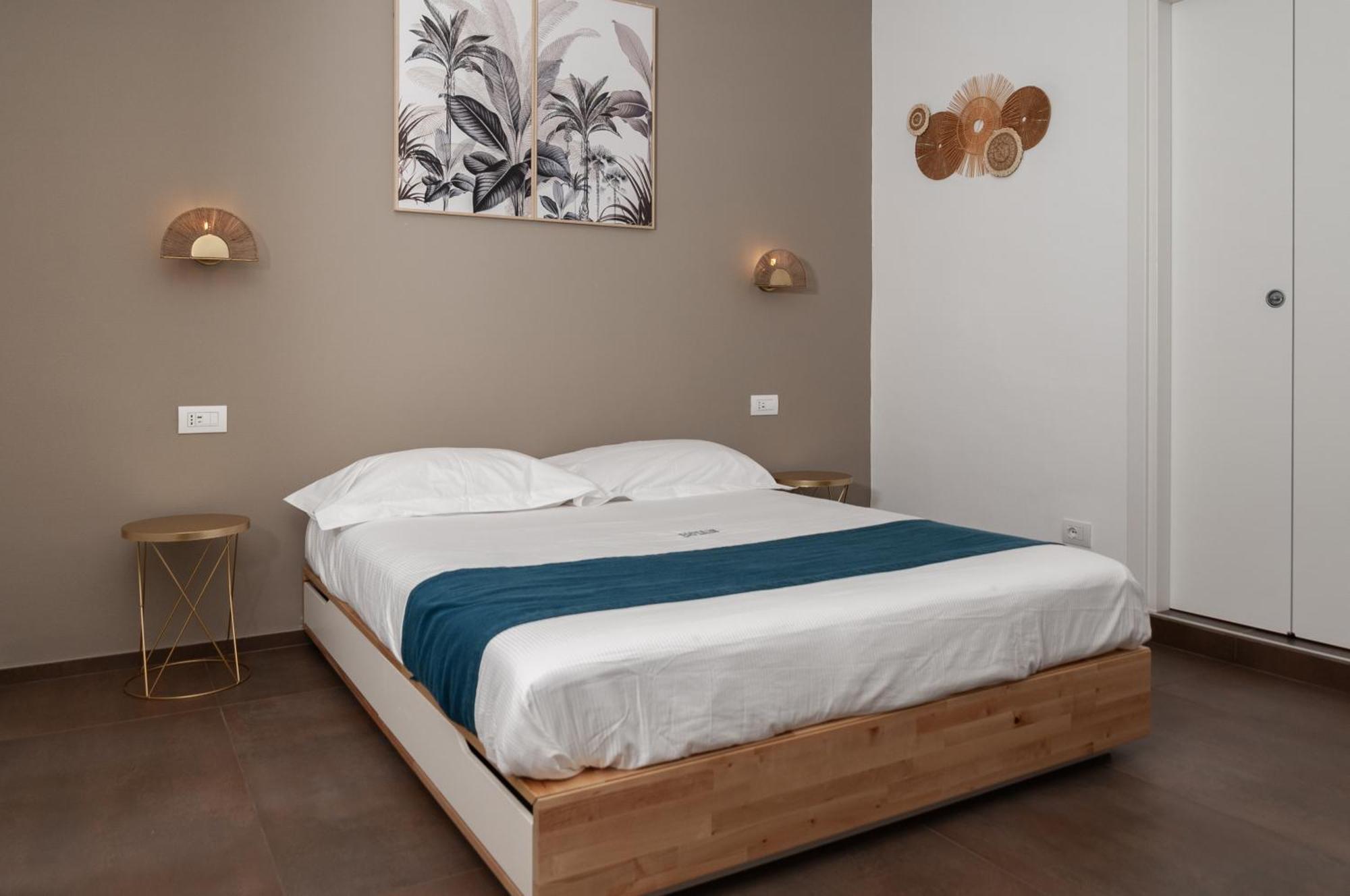 Suite 18 Luxury Apartments Бари Экстерьер фото