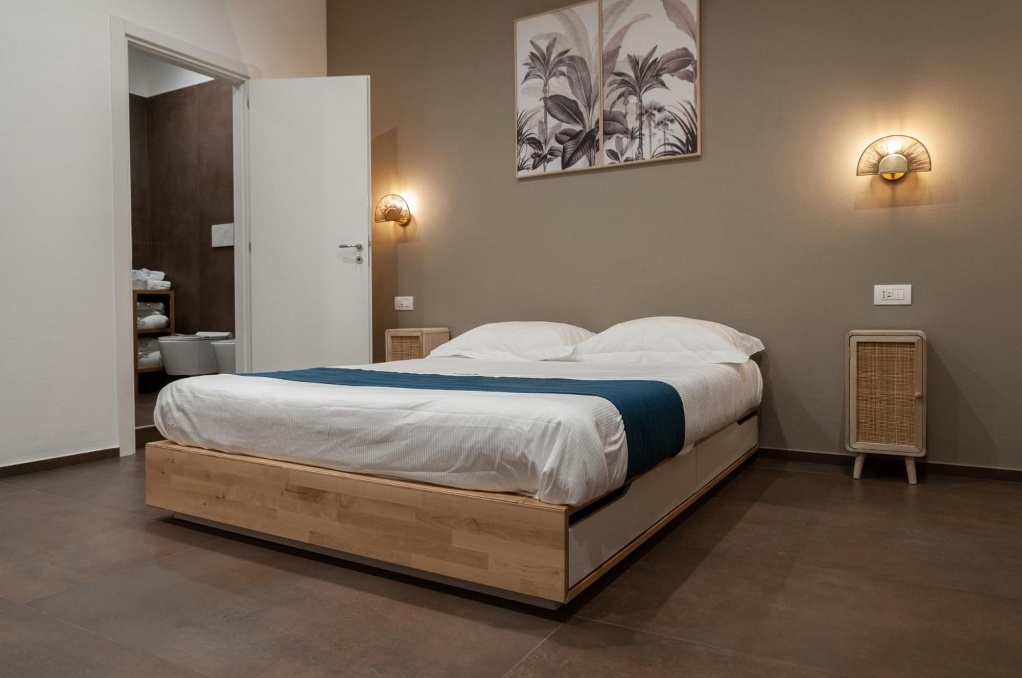 Suite 18 Luxury Apartments Бари Экстерьер фото