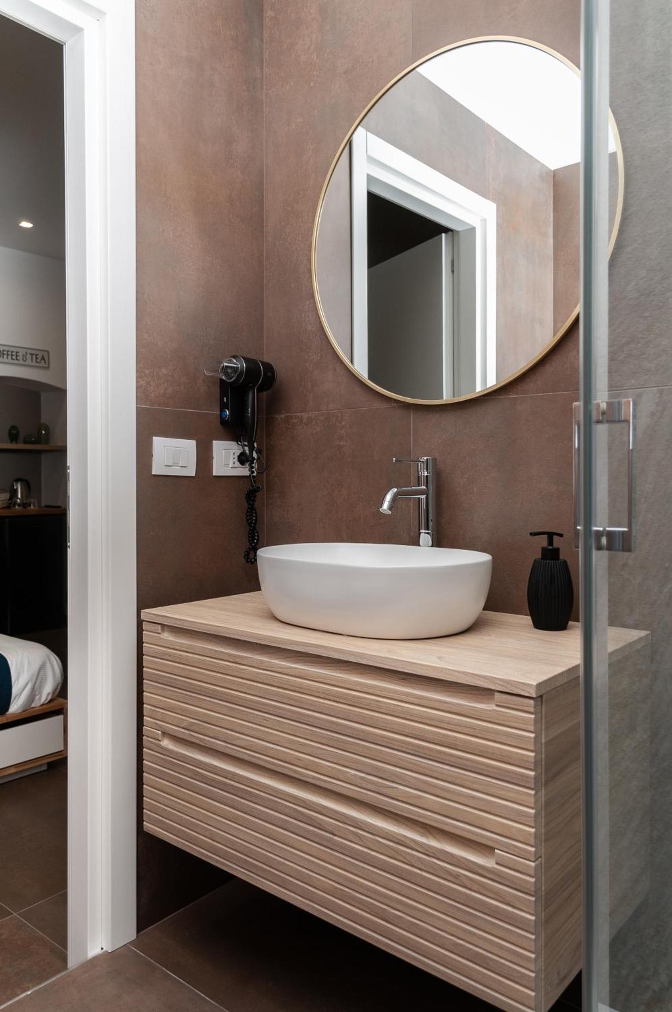 Suite 18 Luxury Apartments Бари Экстерьер фото