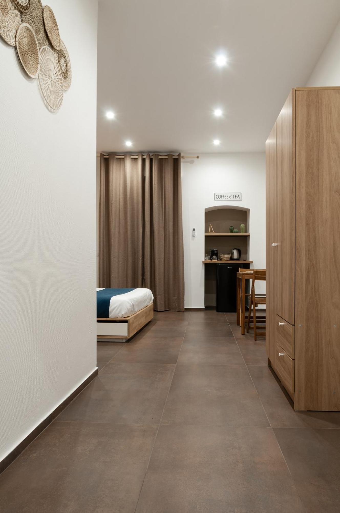 Suite 18 Luxury Apartments Бари Экстерьер фото