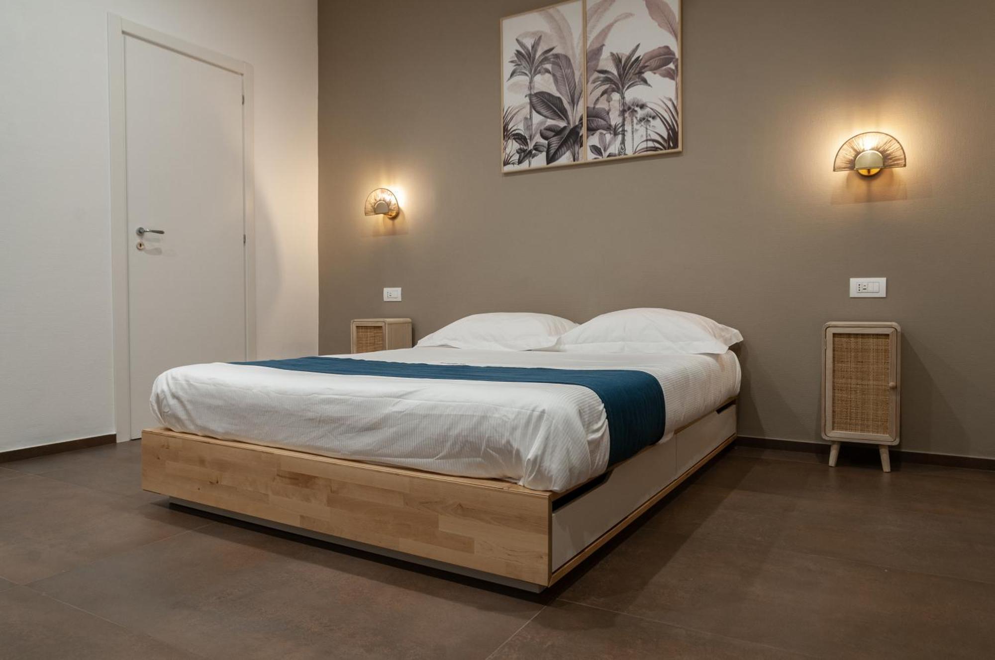 Suite 18 Luxury Apartments Бари Экстерьер фото